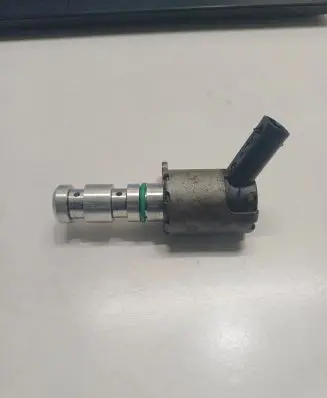 Ford Fiesta Oil pressure sensor CM5G6C880CA