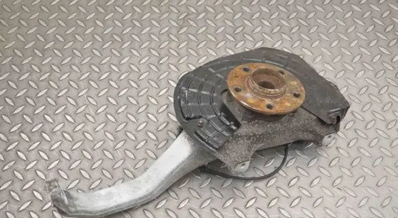 Front wheel hub
