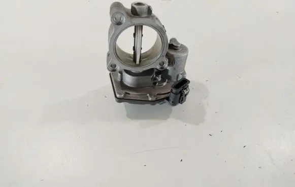 BMW 5 F10 F11 Throttle valve 7810752