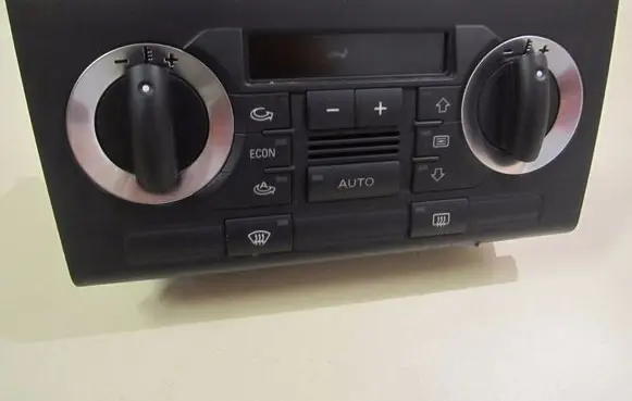 Audi A3 S3 8P Climate control unit 8P0820043M
