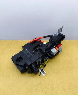 Mercedes-Benz C W204 Fuse module 2049060105 2129024301 5DK00922589