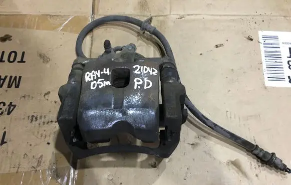 Toyota RAV 4 (XA20) Front brake caliper