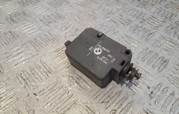 BMW 3 E46 Central locking motor 8372240 40620435