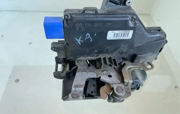 Seat Toledo III (5P) Rear door lock 7L0839015 CM2192000432