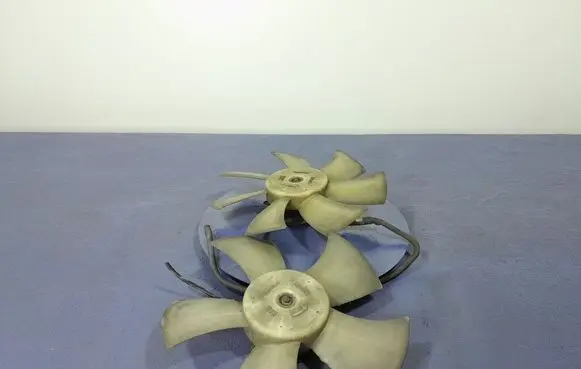 Toyota Avensis Verso Electric radiator cooling fan 1636323030