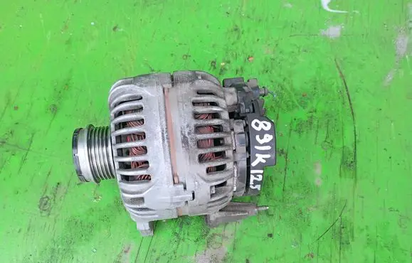Audi A4 S4 B5 8D Generator/alternator 028903028E