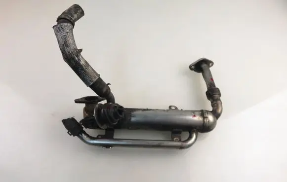 Volkswagen PASSAT B6 EGR valve cooler 03G131512AA
