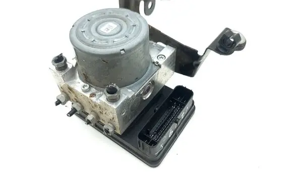 Land Rover Discovery Sport ABS Pump GJ322C405AF