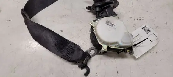 BMW 1 E81 E87 Front seatbelt 33059848C