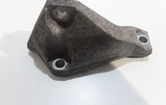 BMW 1 E81 E87 Engine mounting bracket 24168110