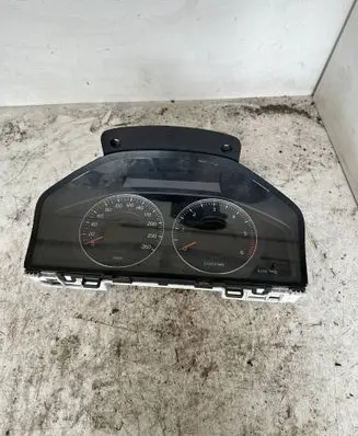 Volvo XC70 Speedometer (instrument cluster) 31254535AA