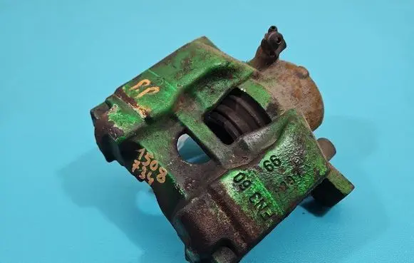 Front brake caliper