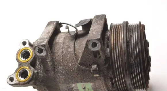 Volvo V50 Air conditioning (A/C) compressor (pump) 31308257