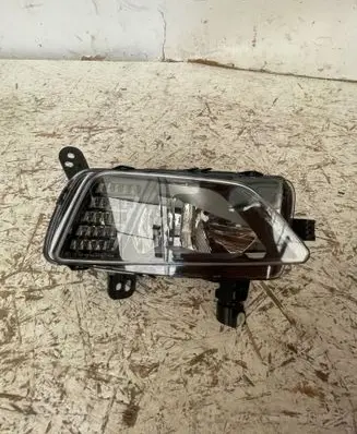 Volkswagen Polo VI Front fog light L90115291