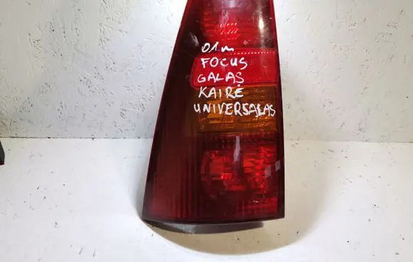 Ford Focus Rear/tail lights XS4X13405ED