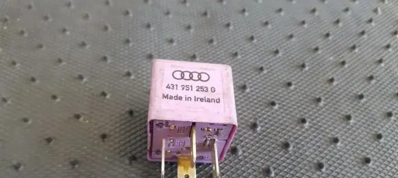 Volkswagen PASSAT B5 Other relay 431951253G 899516000