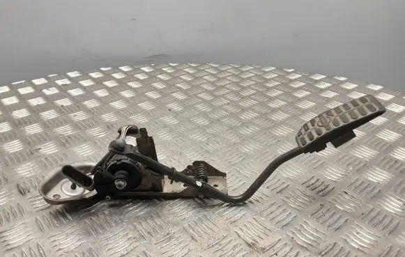 Nissan Almera Tino Accelerator throttle pedal 189195M300