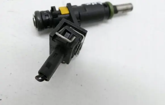 Mercedes-Benz C W203 Fuel injector A2710780423