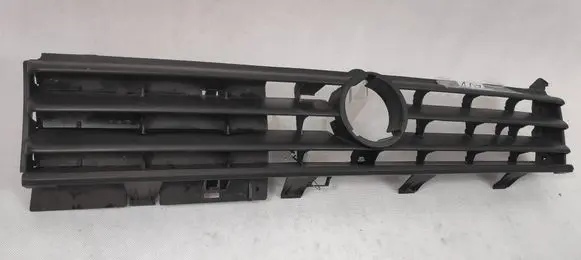 Volkswagen PASSAT B2 Front bumper upper radiator grill 323853653 vw passat 1986r