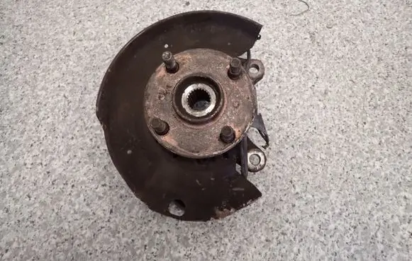 Toyota Yaris Front wheel hub spindle knuckle