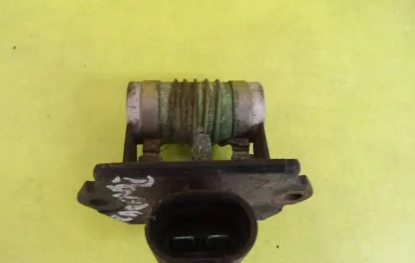 KIA Carens II Heater blower motor/fan resistor