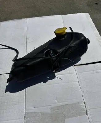 Dacia Sandero II Windshield washer fluid reservoir/tank 289102837R 289108414R 289108269R