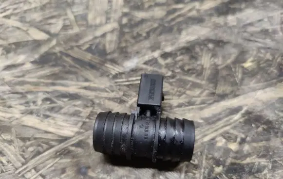 Mercedes-Benz ML W163 Breather hose sensor 6110160630