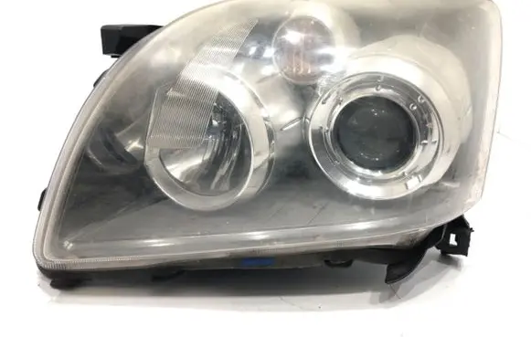 Toyota Avensis T250 Headlight/headlamp