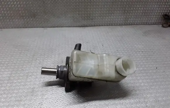 Toyota Yaris Master brake cylinder