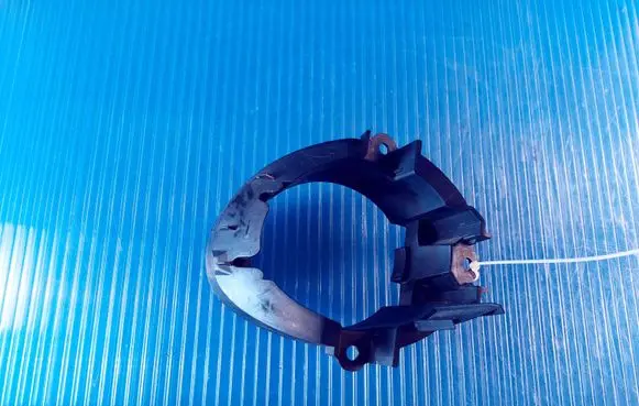 Toyota Avensis T270 Fog light bracket 5212705060