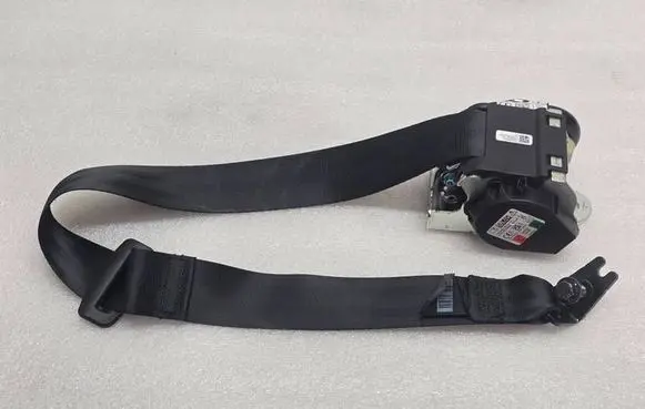 Volvo XC40 Rear seatbelt 32386944