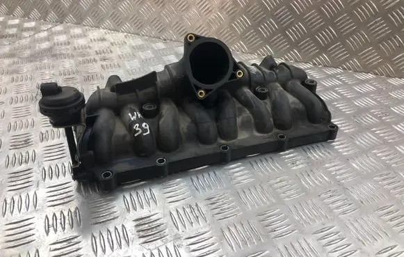 Volkswagen Golf V Intake manifold 03G129711AP