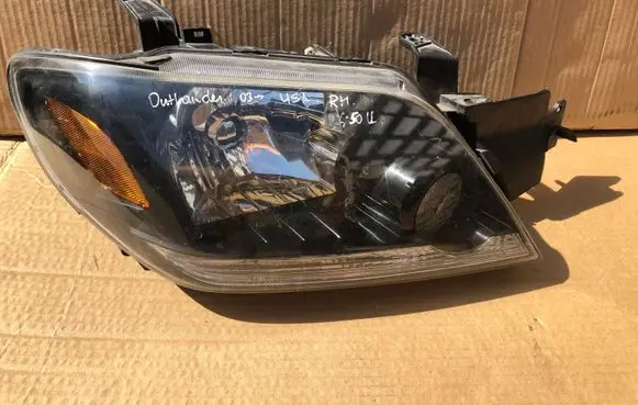 Mitsubishi Outlander Headlight/headlamp