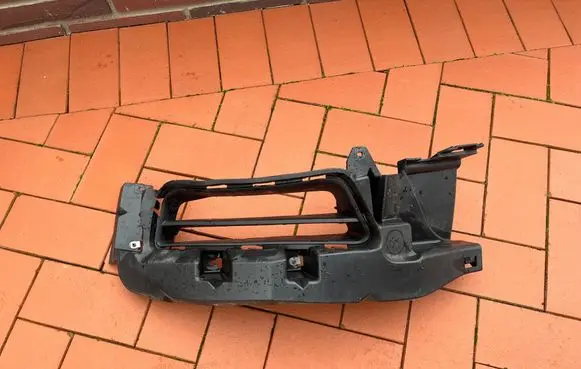 Front fog light trim/grill