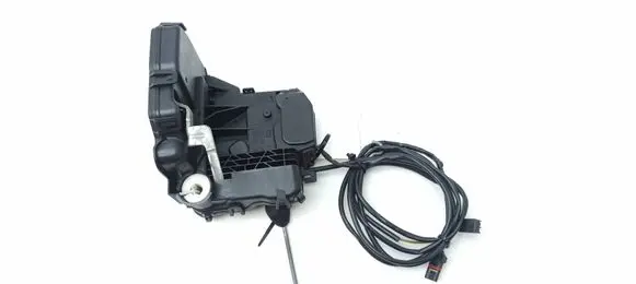 Mercedes-Benz C W203 Front door lock 2037200135