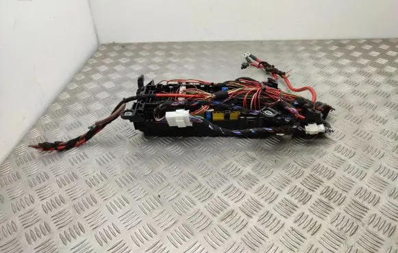 Mercedes-Benz CLA C117 X117 W117 Fuse module A2465400140 A2466840337