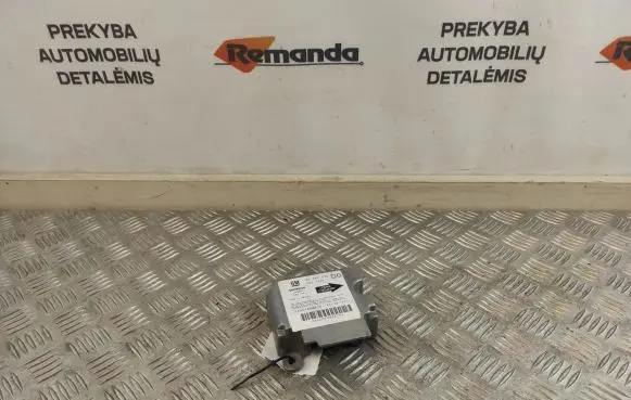 Opel Zafira A Airbag control unit/module 90582536 1923594 DGS01888826