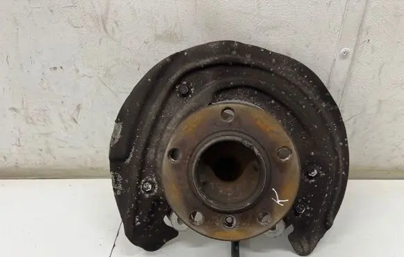 BMW 1 F20 F21 Front wheel hub 6792285