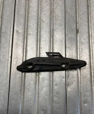 Front bumper mounting bracket