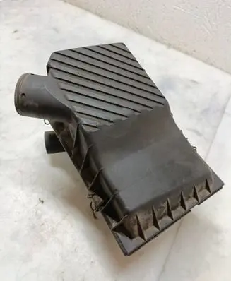 Volkswagen PASSAT B3 Air filter box A0297