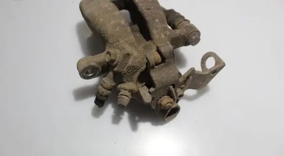 Opel Zafira B Rear brake caliper