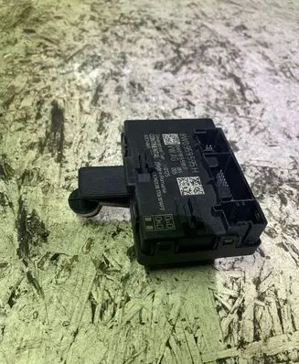 Audi A4 S4 B9 Door control unit/module 8w0959595