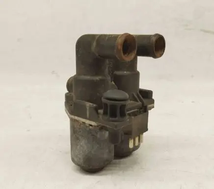 Mercedes-Benz E W124 Coolant heater control valve 0008306584 A0008306584 1147412015