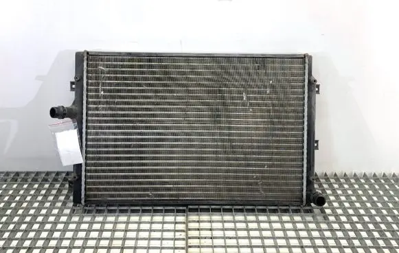 Volkswagen PASSAT CC Coolant radiator 