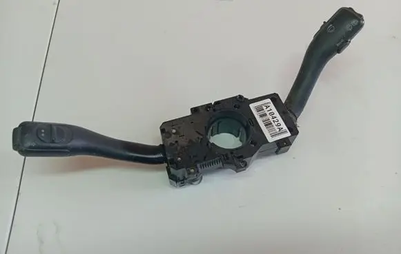 Volkswagen PASSAT B5 Wiper turn signal indicator stalk/switch 904551