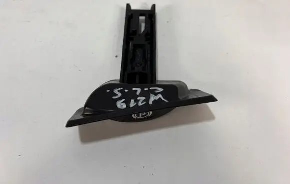Mercedes-Benz CLS C219 Hand brake release handle 2194270120