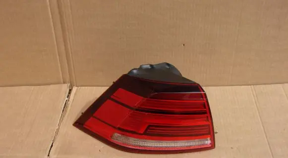 Volkswagen Golf VII Rear/tail lights 5G0945095Q L90120959