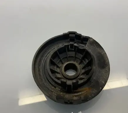 Mercedes-Benz E W211 Rear coil spring rubber mount A2113250184 2113250184