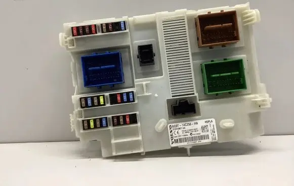 Volvo V70 Fuse module 31314867