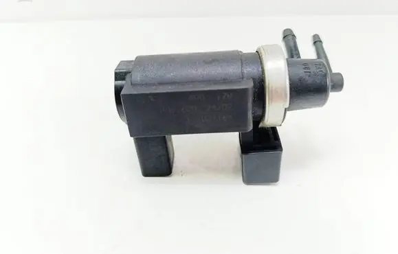Skoda Superb B5 (3U) Turbo solenoid valve 8E0906628
